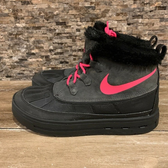 nike woodside chukka boots